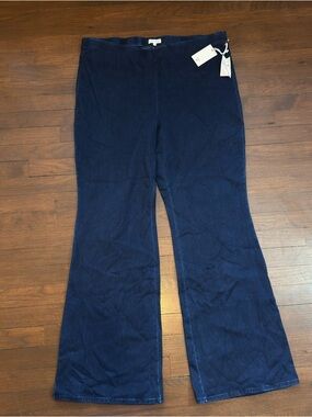 Good American Women’s Pull On Flare Jeans NWT SIZE 6